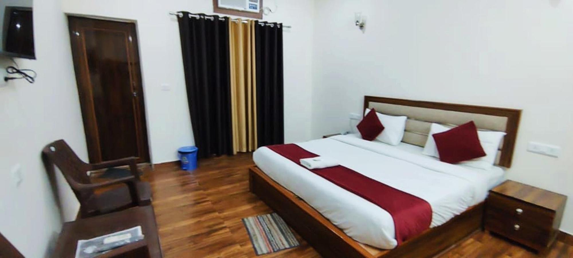 Luxury Rooms In Safdarjung Enclave Near Aiims & Safdarjung Hospital New Delhi Exteriör bild