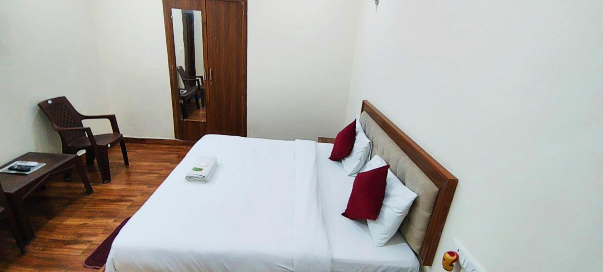 Luxury Rooms In Safdarjung Enclave Near Aiims & Safdarjung Hospital New Delhi Exteriör bild
