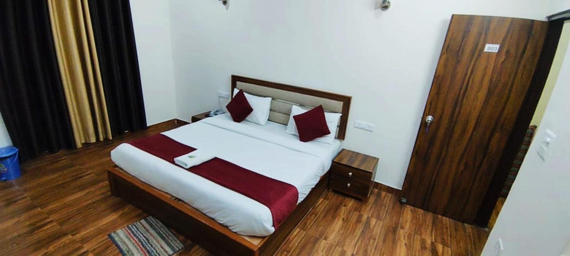 Luxury Rooms In Safdarjung Enclave Near Aiims & Safdarjung Hospital New Delhi Exteriör bild
