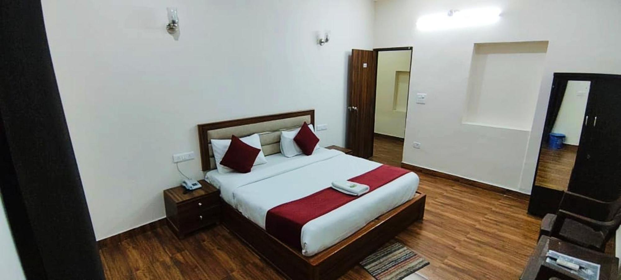 Luxury Rooms In Safdarjung Enclave Near Aiims & Safdarjung Hospital New Delhi Exteriör bild