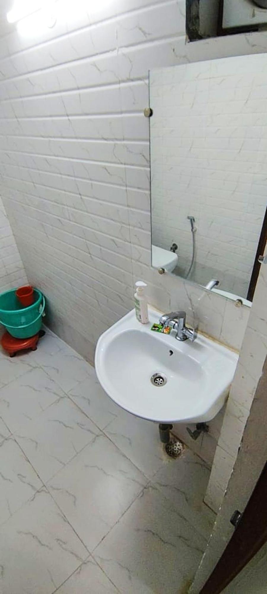 Luxury Rooms In Safdarjung Enclave Near Aiims & Safdarjung Hospital New Delhi Exteriör bild