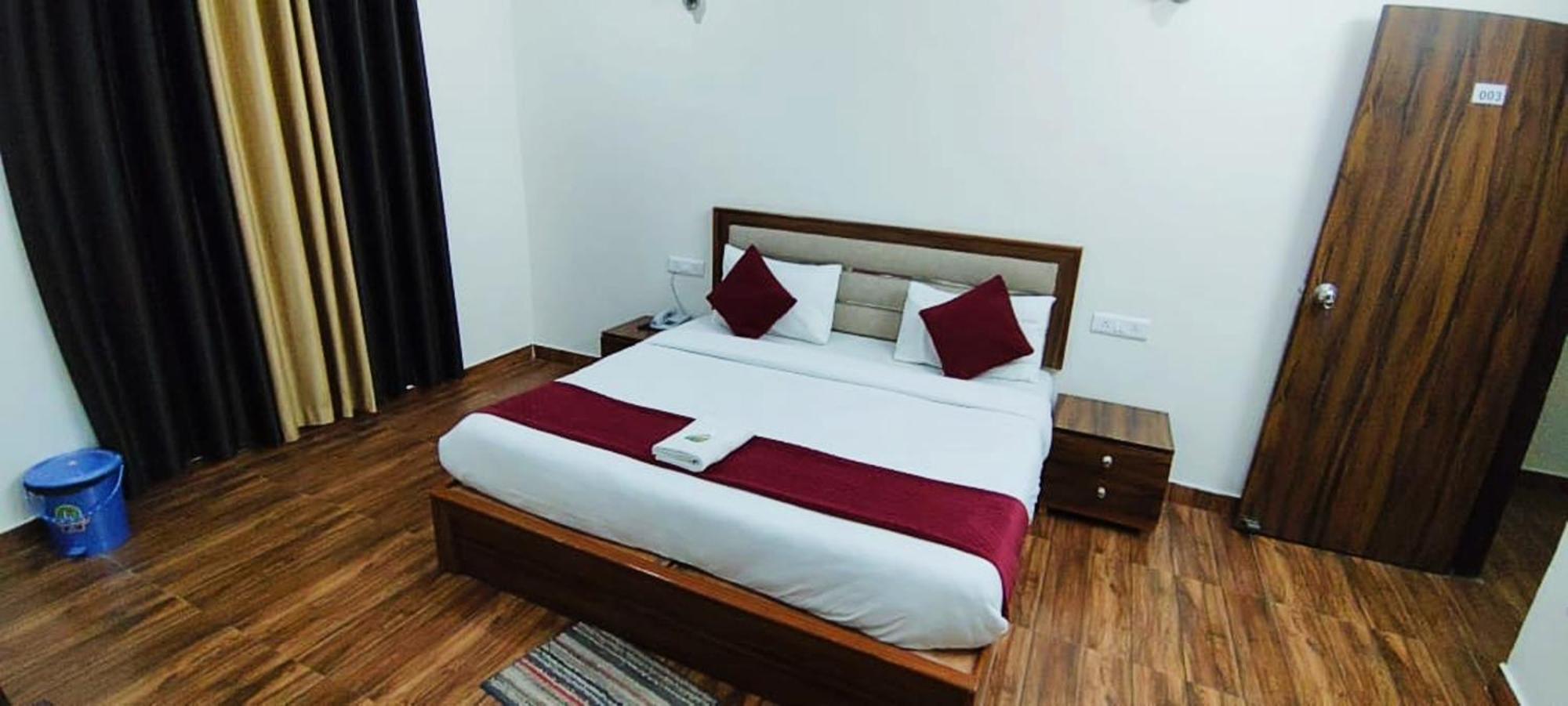 Luxury Rooms In Safdarjung Enclave Near Aiims & Safdarjung Hospital New Delhi Exteriör bild