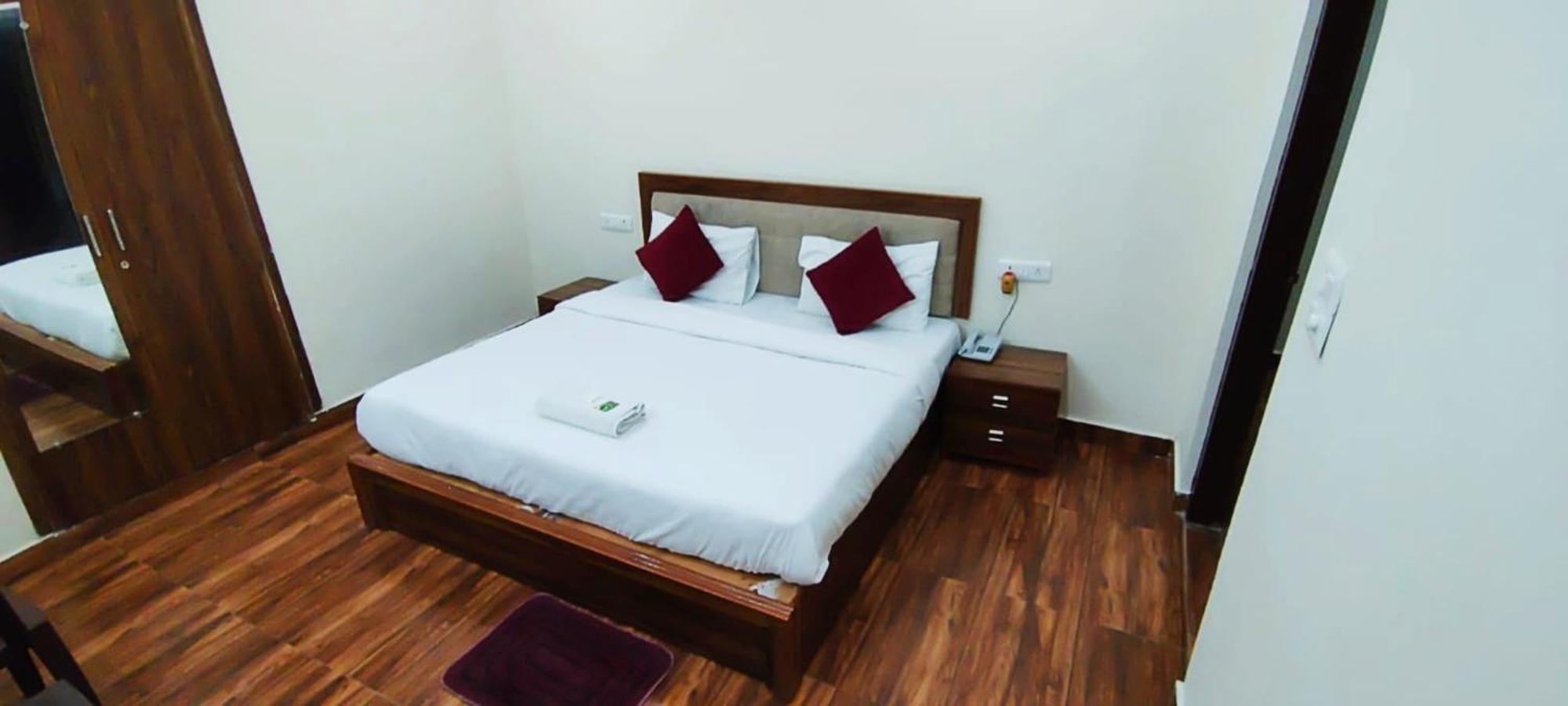 Luxury Rooms In Safdarjung Enclave Near Aiims & Safdarjung Hospital New Delhi Exteriör bild